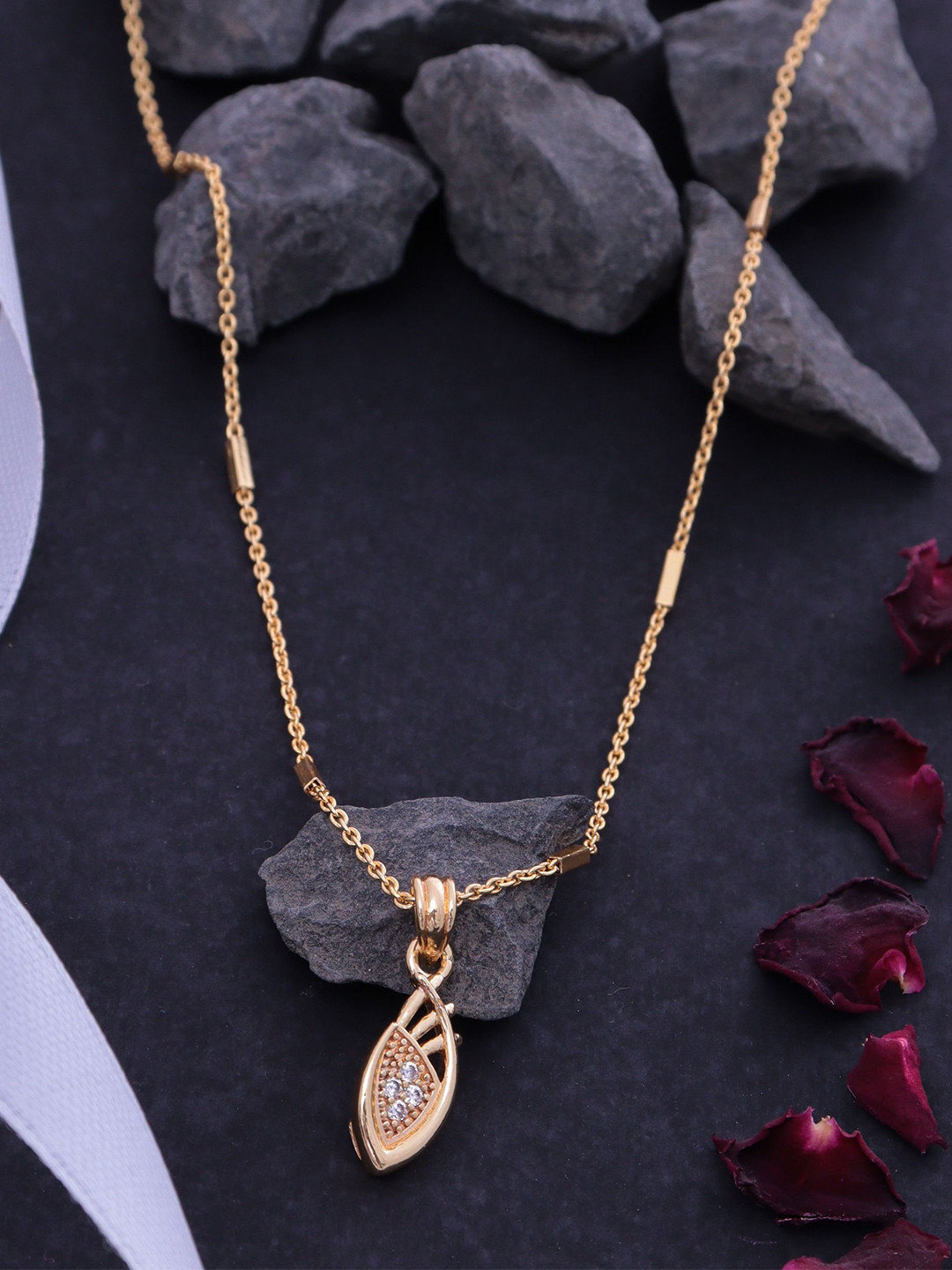 Ramdev Art Fashion Jwellery Gold-Plated Stone-Studded House-Shaped Pendant Chain