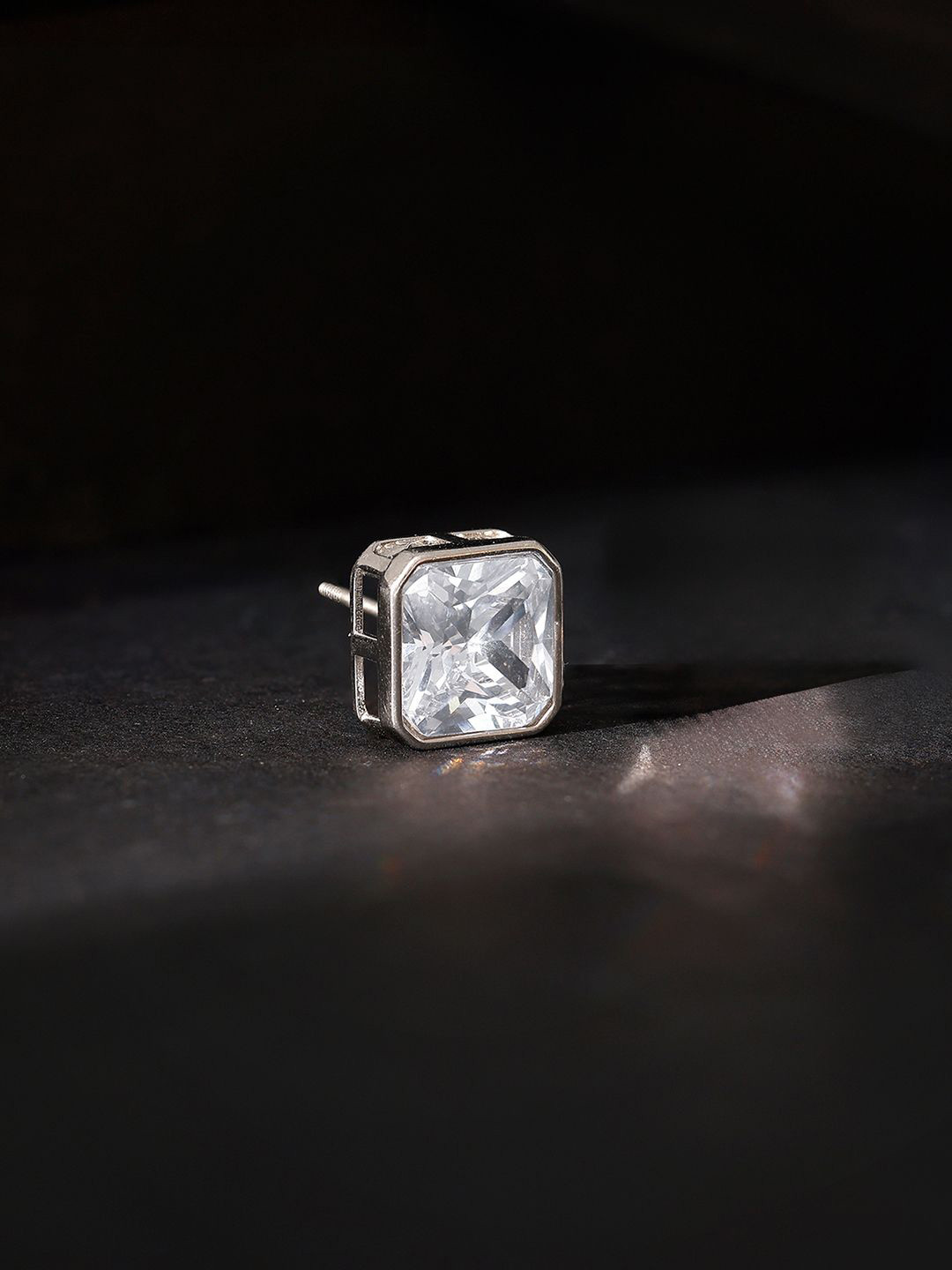 GIVA Contemporary Studs Earrings