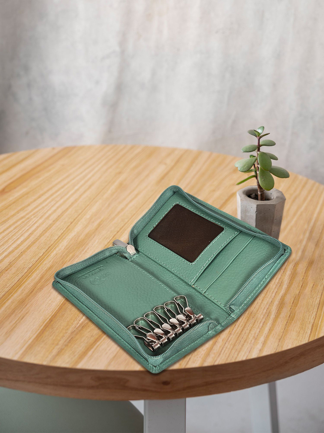 Sassora  Leather Zip Closure Key Chain