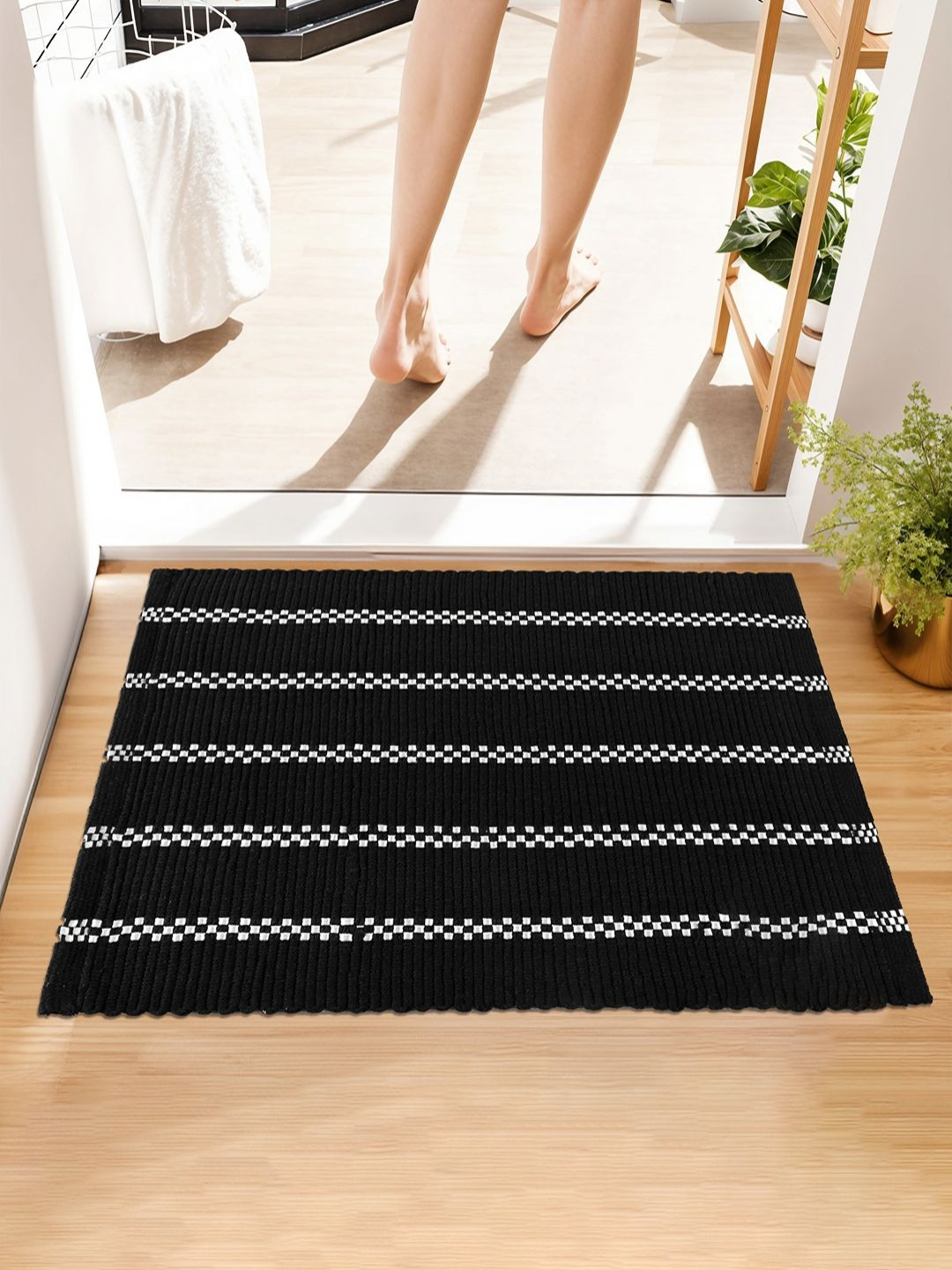 Aura Black & White 16x24 Inch Soft Door Mat Durable & Absorbent Main Entrance Footmat