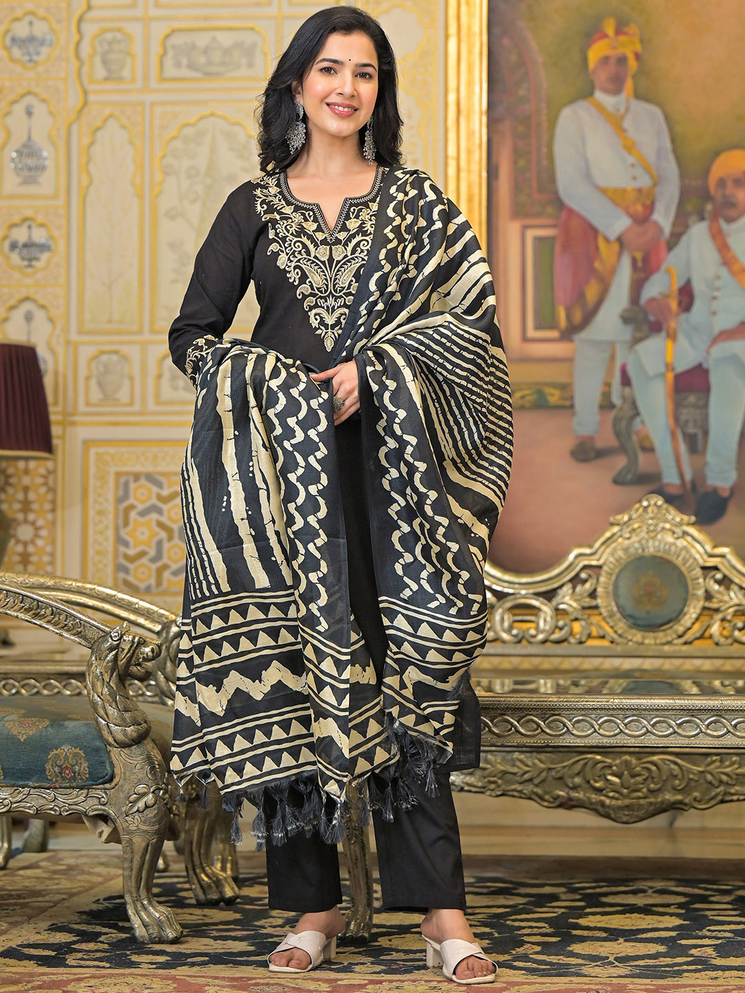 The Hope Paisley Yoke Desgn Notch Neck Pure Cotton Kurta With Trousers & Dupatta