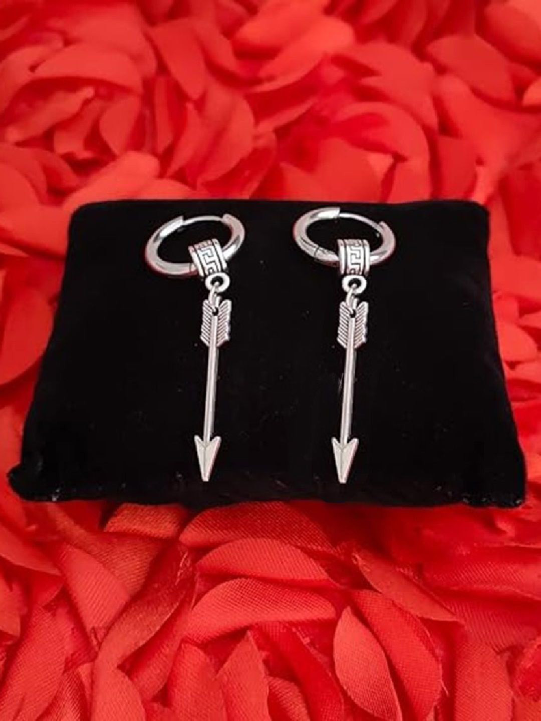 The Roadster Lifestyle Co. Men Silver Plated Arrow Bali