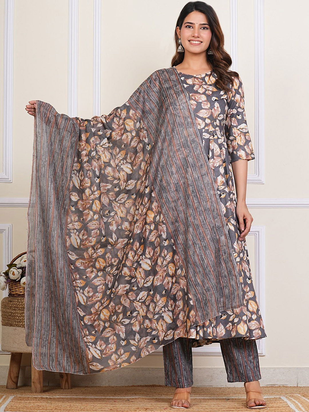 PRIYAGANI GARMENTS Floral Printed Key Hole Neck Pure Cotton Kurta With Trousers & Dupatta