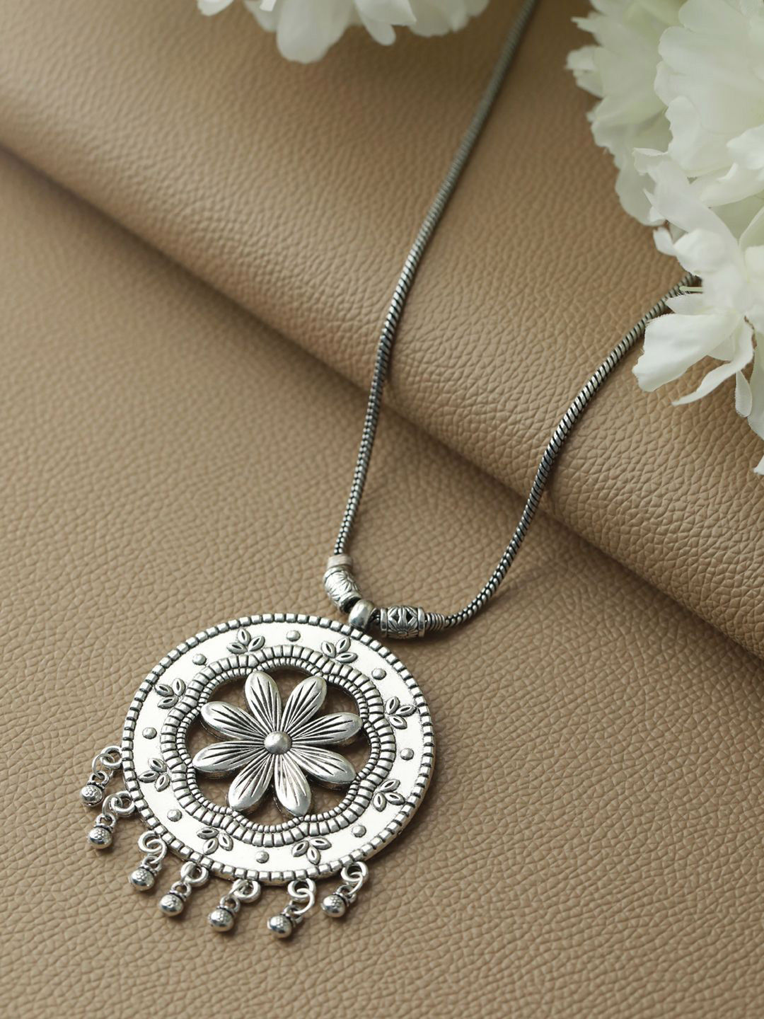 Sangria Silver-Plated Circular Shaped Metal Minimal Oxidised Pendant With Chain