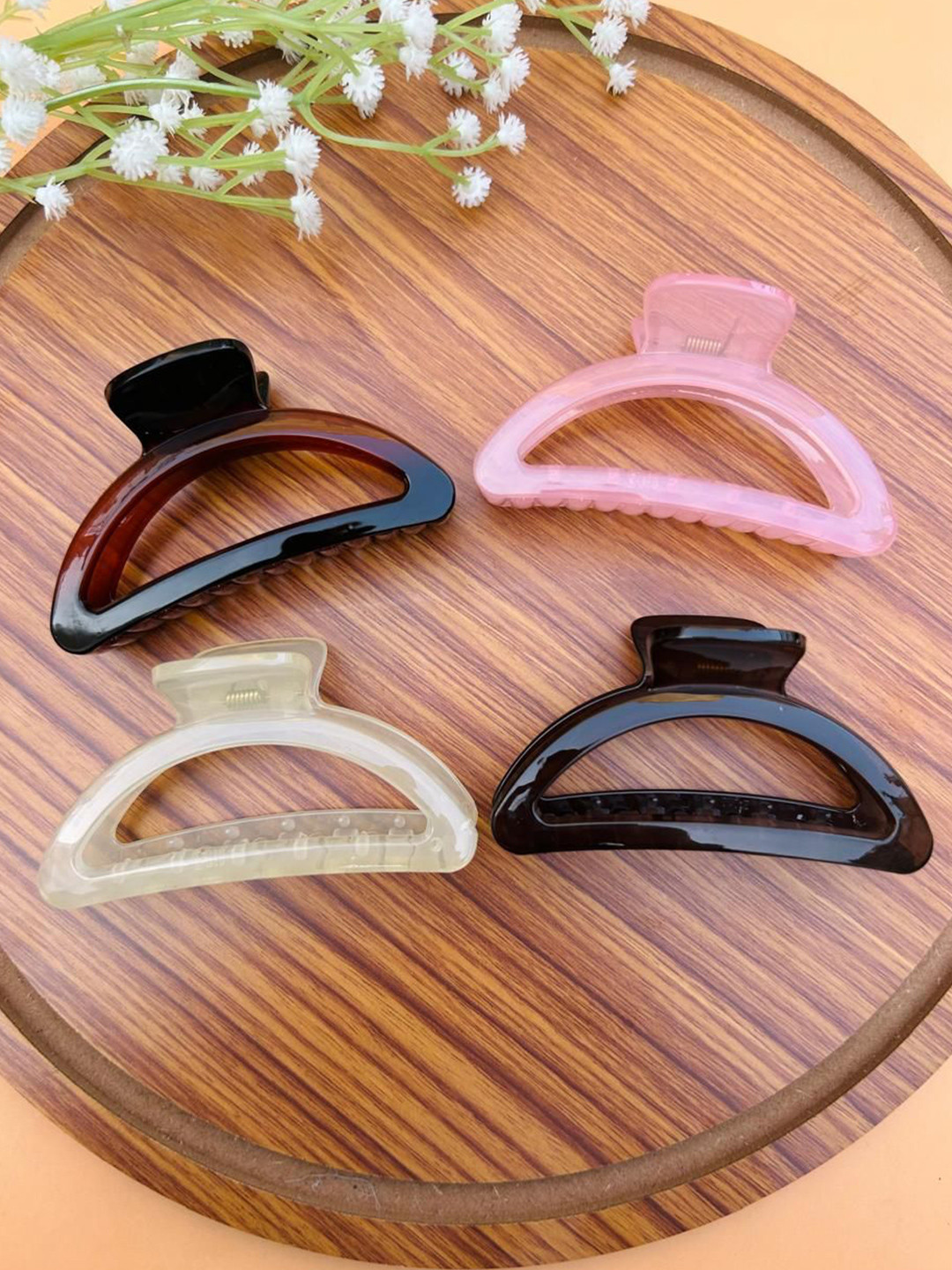 Radhya Accessories Bofeini Glossy 9 cm Hair Claws (Pack of 4)