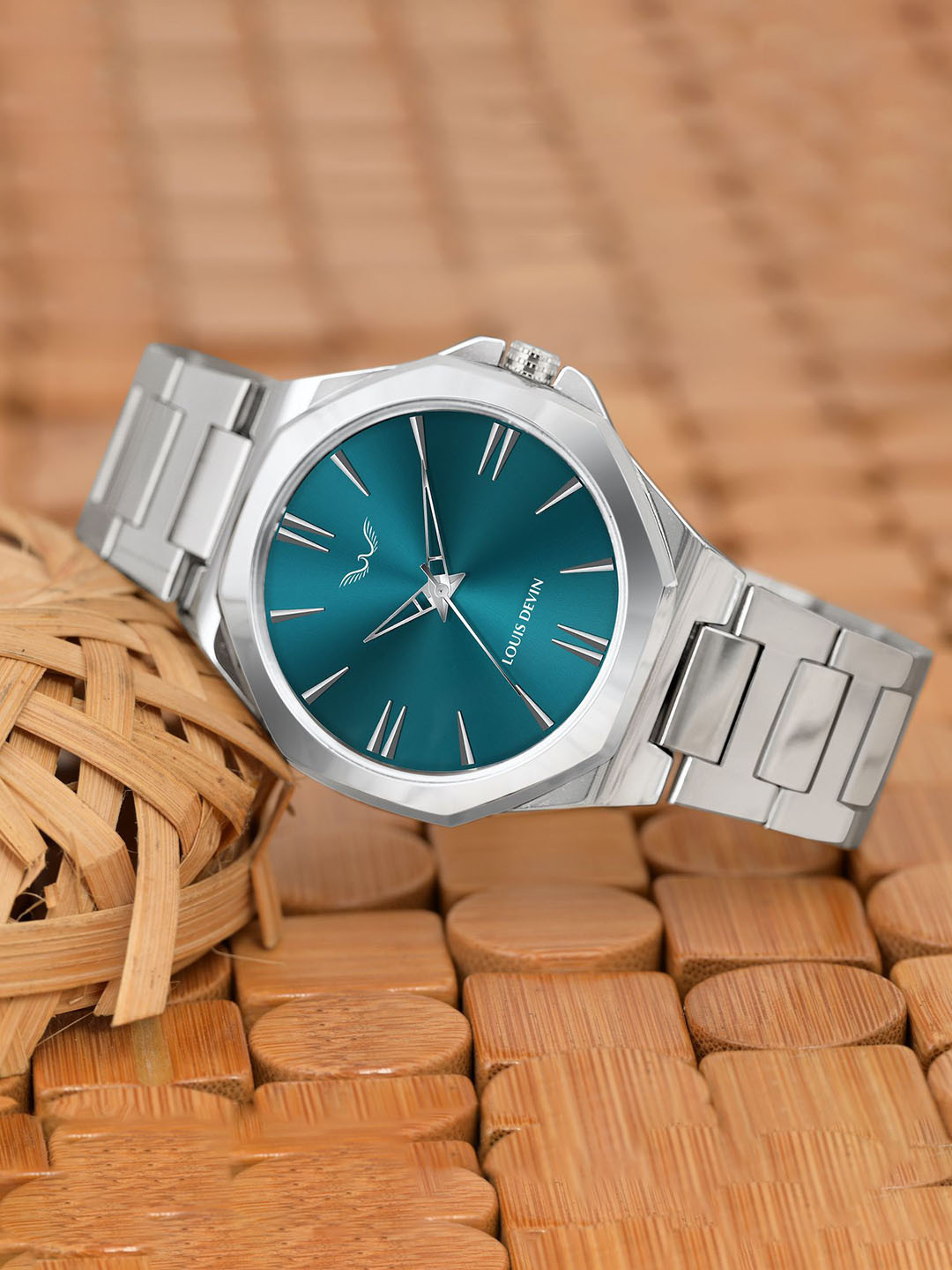 LOUIS DEVIN Men Stainless Steel Bracelet Style Straps Analogue Watch LD-G071-BLU-CH