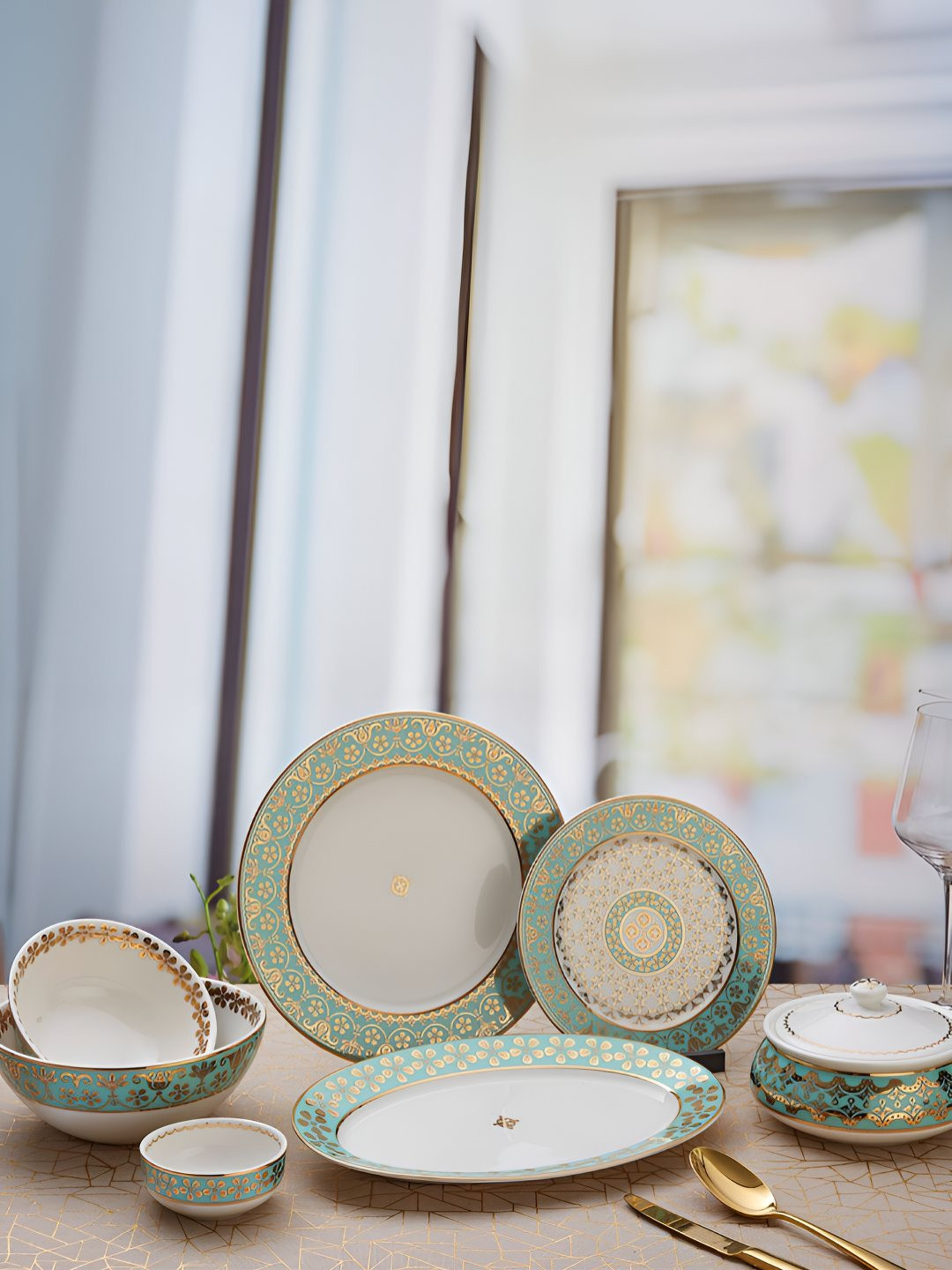 Naqsh Living Oman Collection Green Floral Porcelain Highlighted with 4k Gold Print 22 Piece Dinner Set