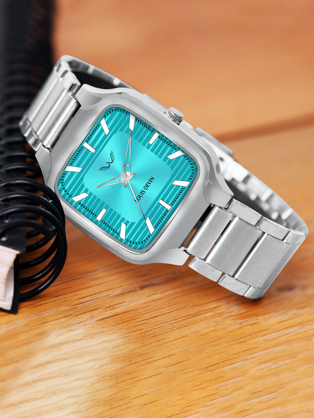 LOUIS DEVIN Men Stainless Steel Bracelet Straps Analogue Watch LD-GS069-BLU-CH-Silver