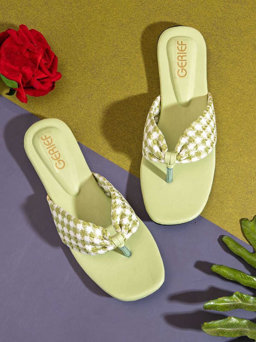 GERIEF Women Textured T-Strap Flats