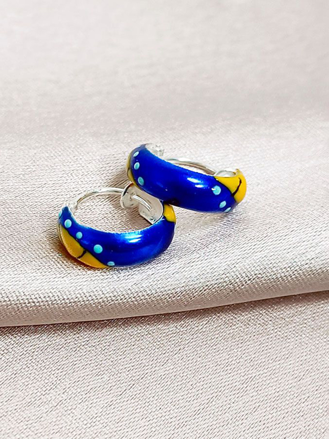 INARI SHINES 925 Sterling Silver Good Vibes Only Circular Shaped Hoop Earrings