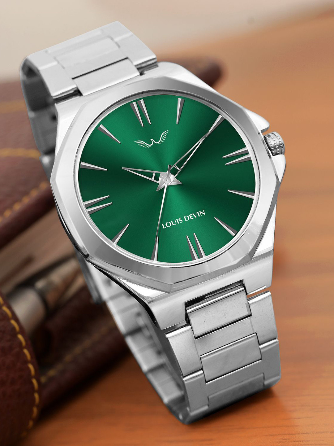 LOUIS DEVIN Men Stainless Steel Bracelet Style Straps Analogue Watch LD-G071-GRN-CH