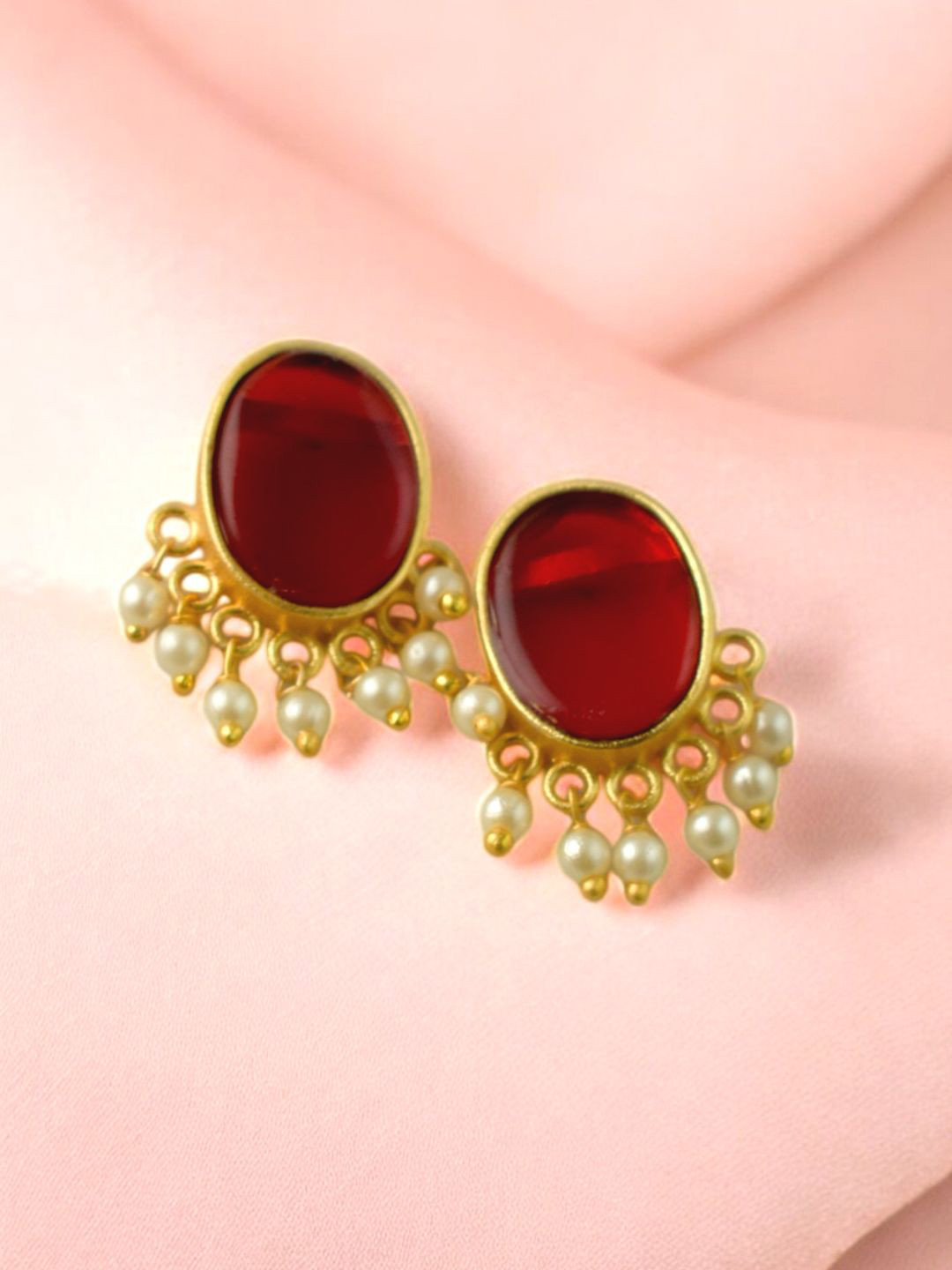 TISHUL JEWELS Gold-Plated Oval Shaped Artificial Stones and Beads Studs