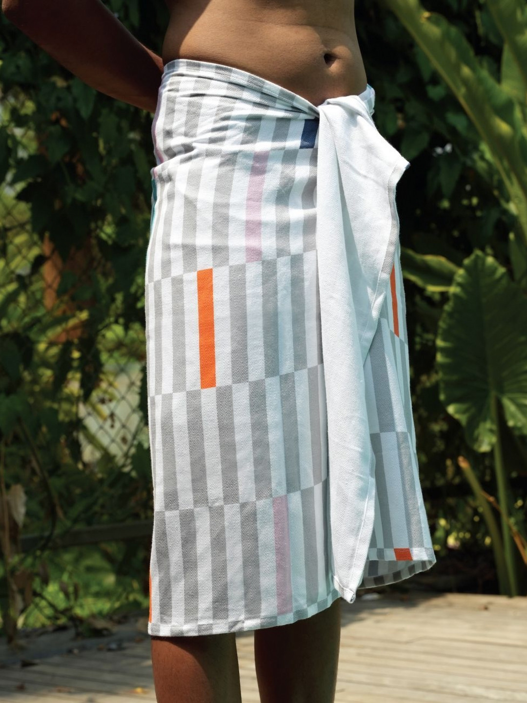 The Bath Community & White Striped 200GSM Set of 1 Anti-Bacterial Bamboo Bath Towel