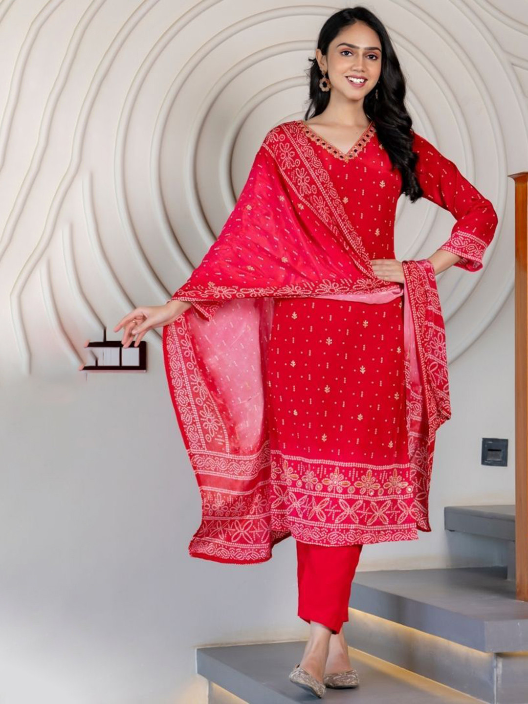 HOUSE OF JAMOTI Surkh Gul Bandhani Printed Thread Work Chinon Kurta & Trousers & Dupatta