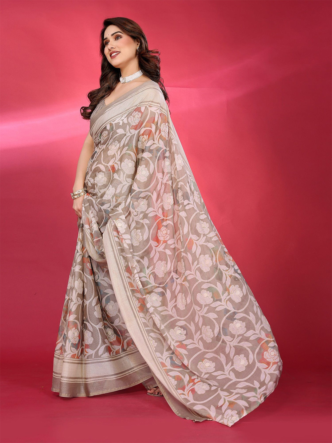 ROOP SUNDARI SAREES Floral Print Chiffon Saree With Unstitched Blouse Piece