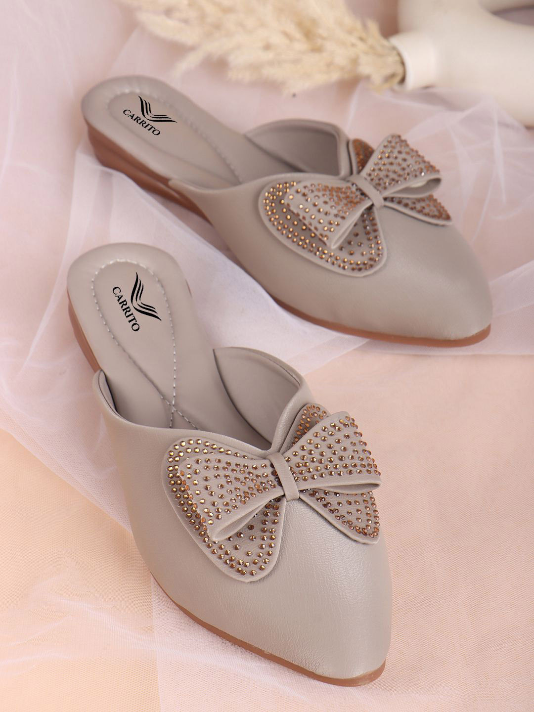 Carrito Women Solid  Light Weight  Mules Flats With Bows