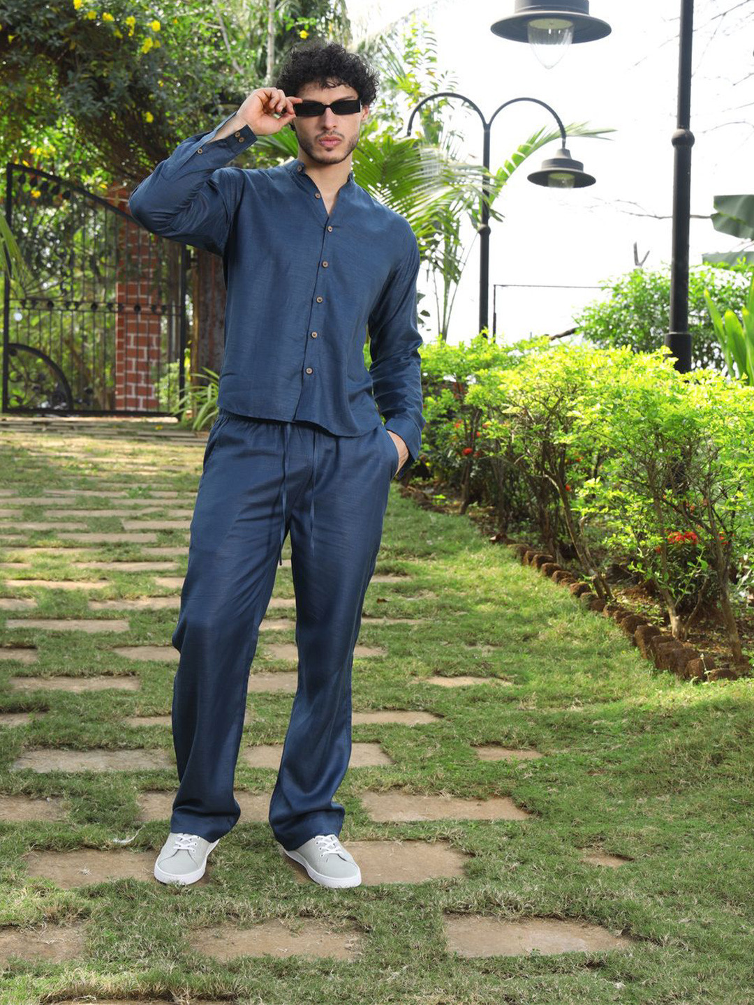 ROAR FOR GOOD Mandarin Collar Hemp Regular Fit Coconut Button Shirt