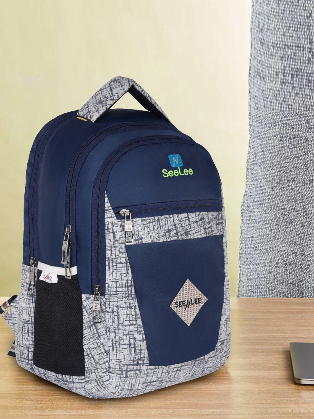 Seenlee Men 24 to 30 Litres Backpack with Compression Straps