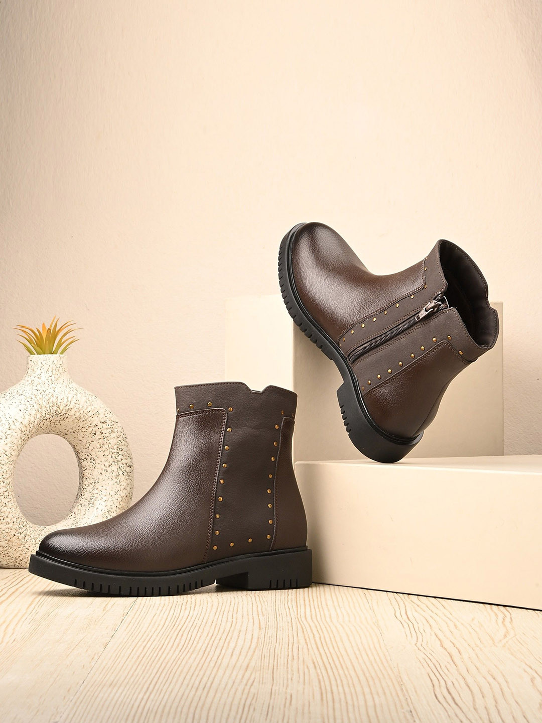 The Roadster Lifestyle Co. Men Embellished Premium Comfort & Performance Chelsea Boots