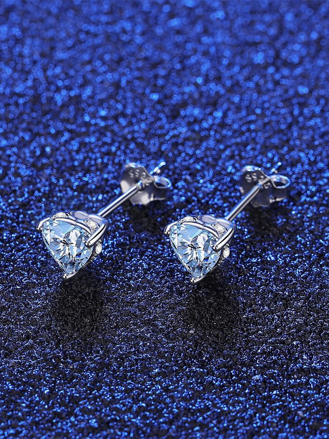 SNOWFLAKE GLOBAL Sterling Silver Gold-Plated Heart Shaped Double Sided Moissanite Studs