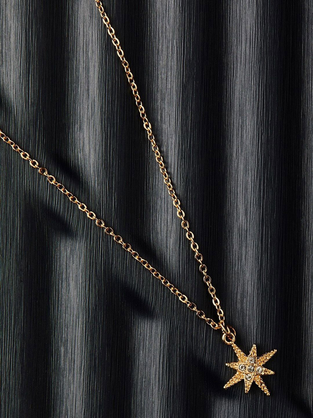 DressBerry Gold-Plated American Diamond Studded Star Shaped Chain