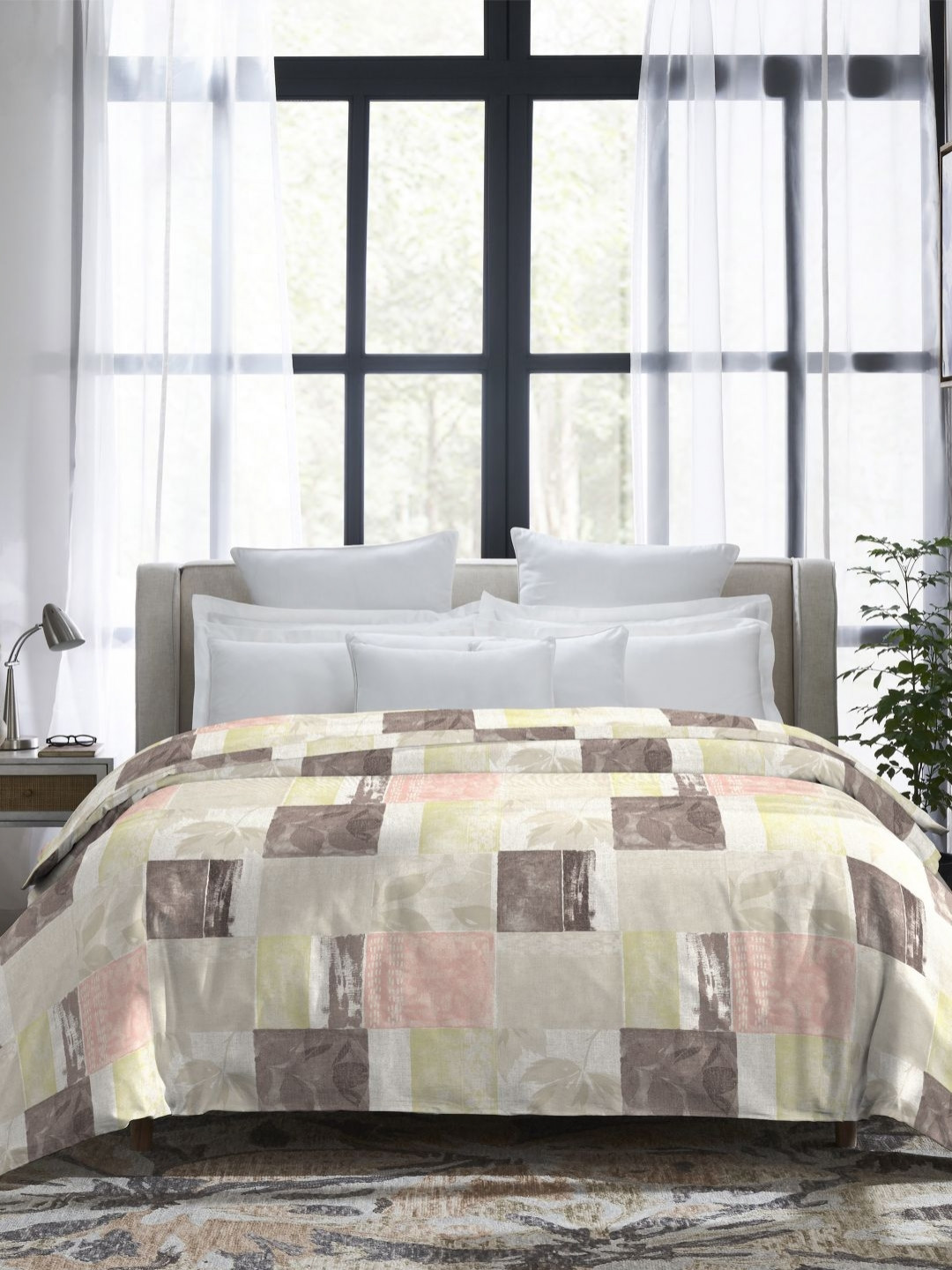 MYTRIDENT Indulgence Leafage Pink Motifs Printed 200 GSM Mild Winter Double Bed Comforter