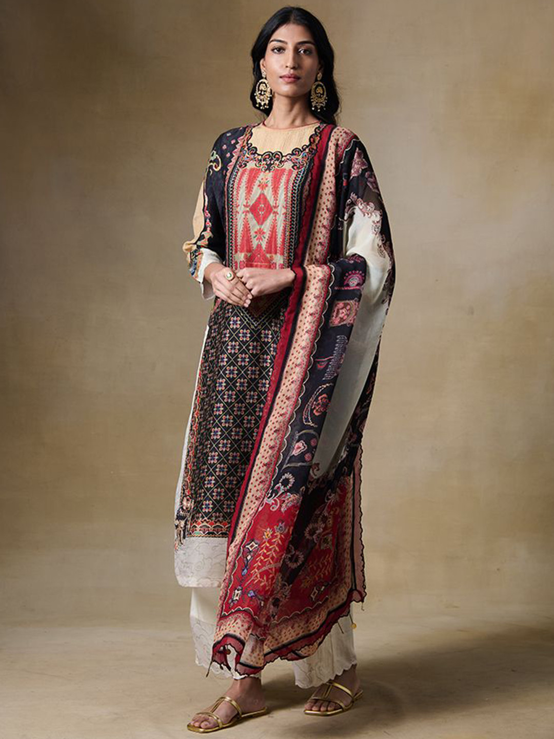 SAUNDH Sorai Floral Printed Straight Kurta With Palazzos & Dupatta