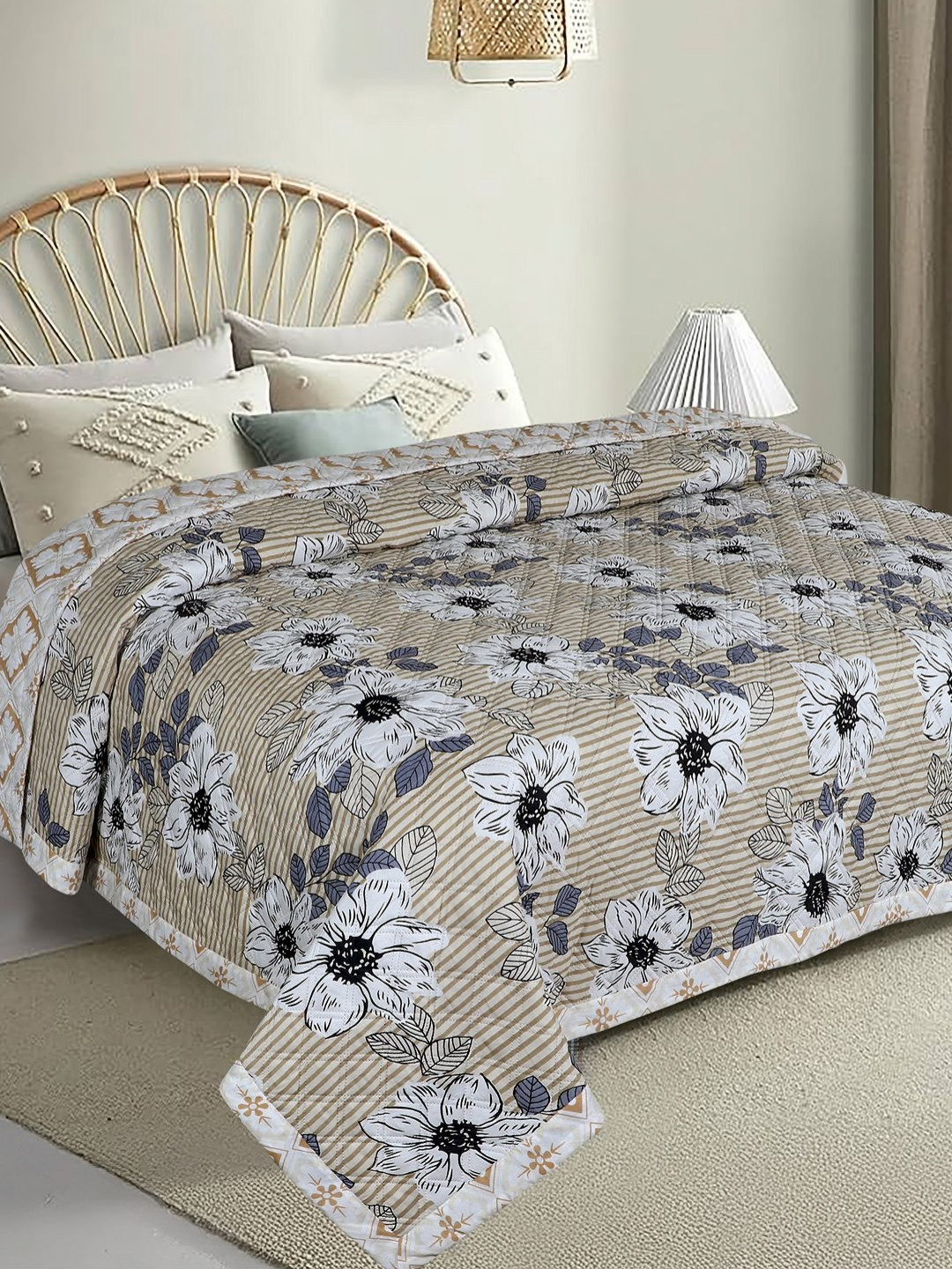 VAS COLLECTIONS Beige & White Printed 280 TC Double Bed Queen Bed Cover