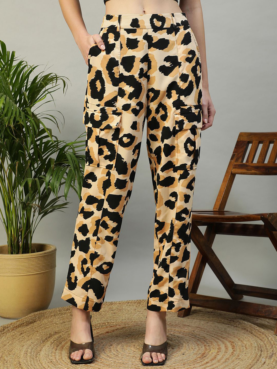 Oxolloxo Women Animal Print Elasticated Crargo Style Pant With Side Pockets