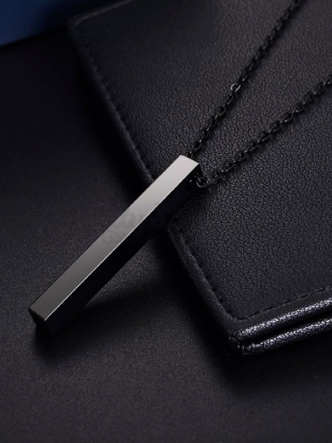 Crazy Fashion Stainless Steel Rhodium-Plated Bar Rectangle Shaped Pendants With Chains