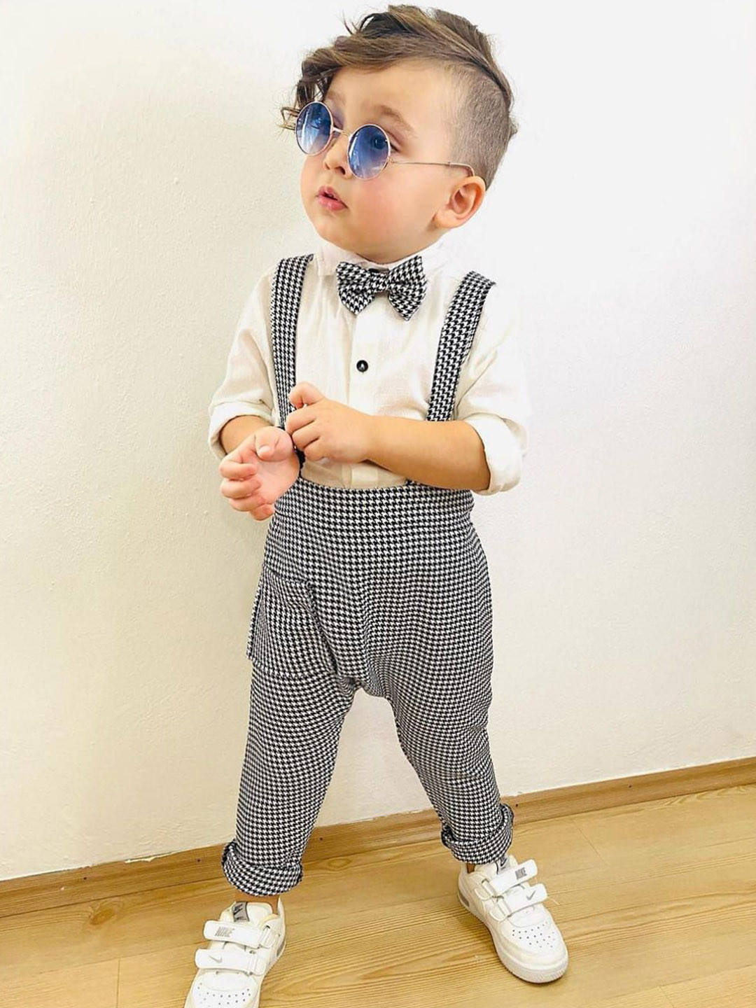 DEL LUNA Boys Printed Dungarees with Shirt & Bow Tie