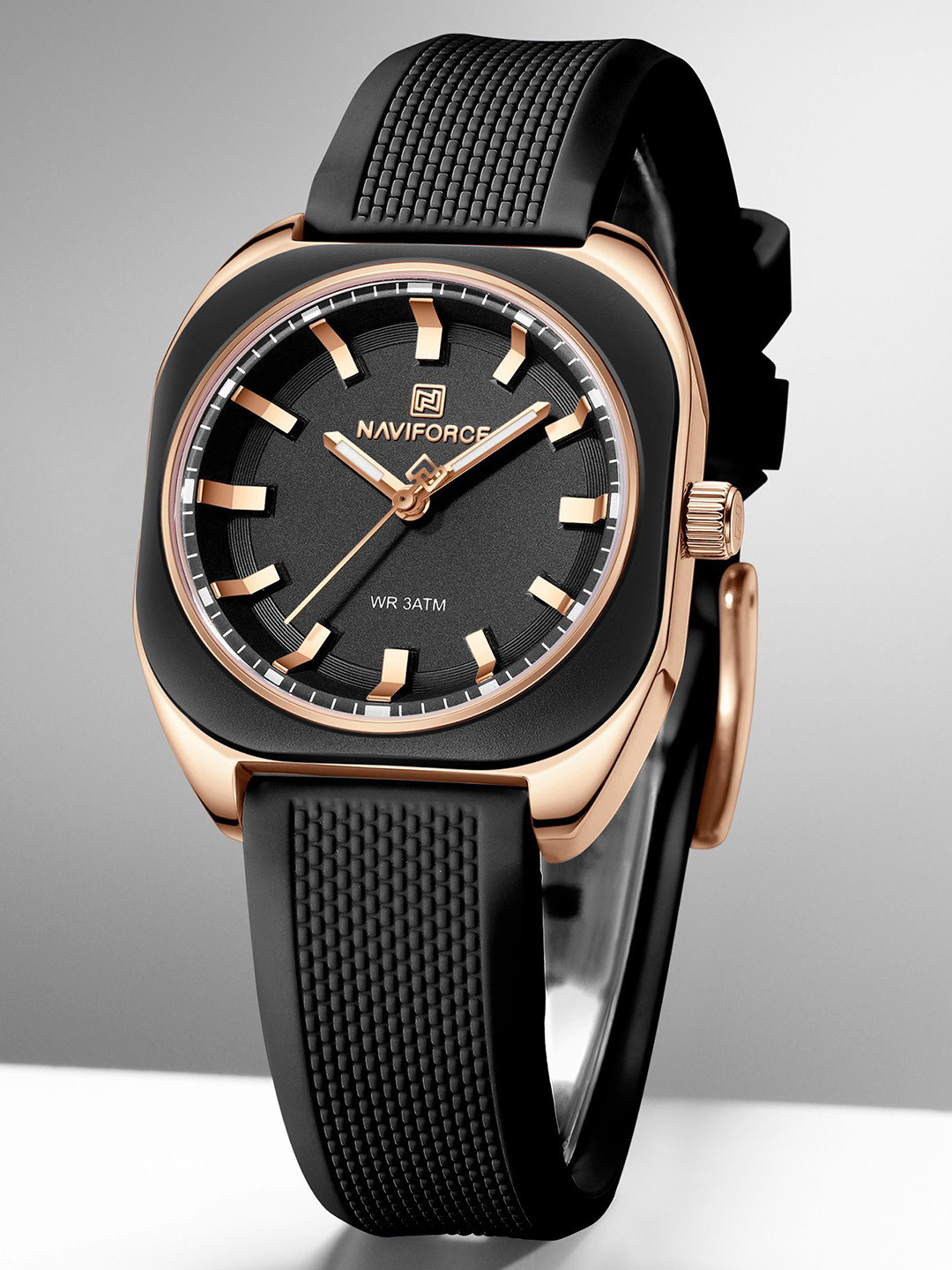 Naviforce Women Dial & Bracelet Style Straps Analogue Watch NF5061_RG B B