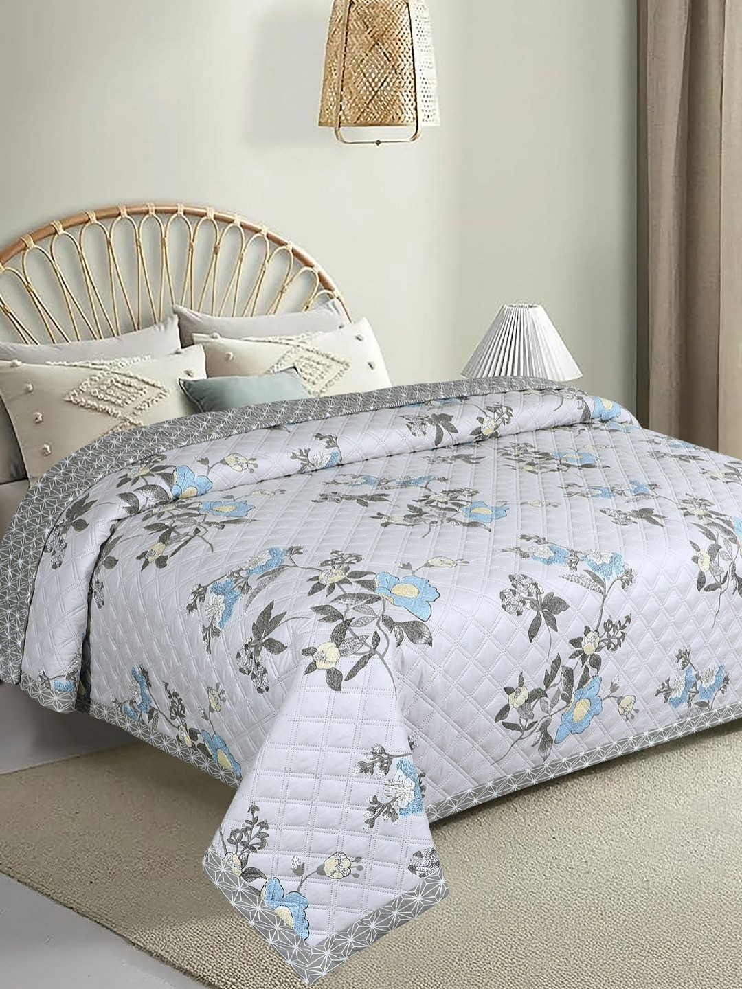 VAS COLLECTIONS Blue & White Printed 280TC Double Bed Queen Bed Cover