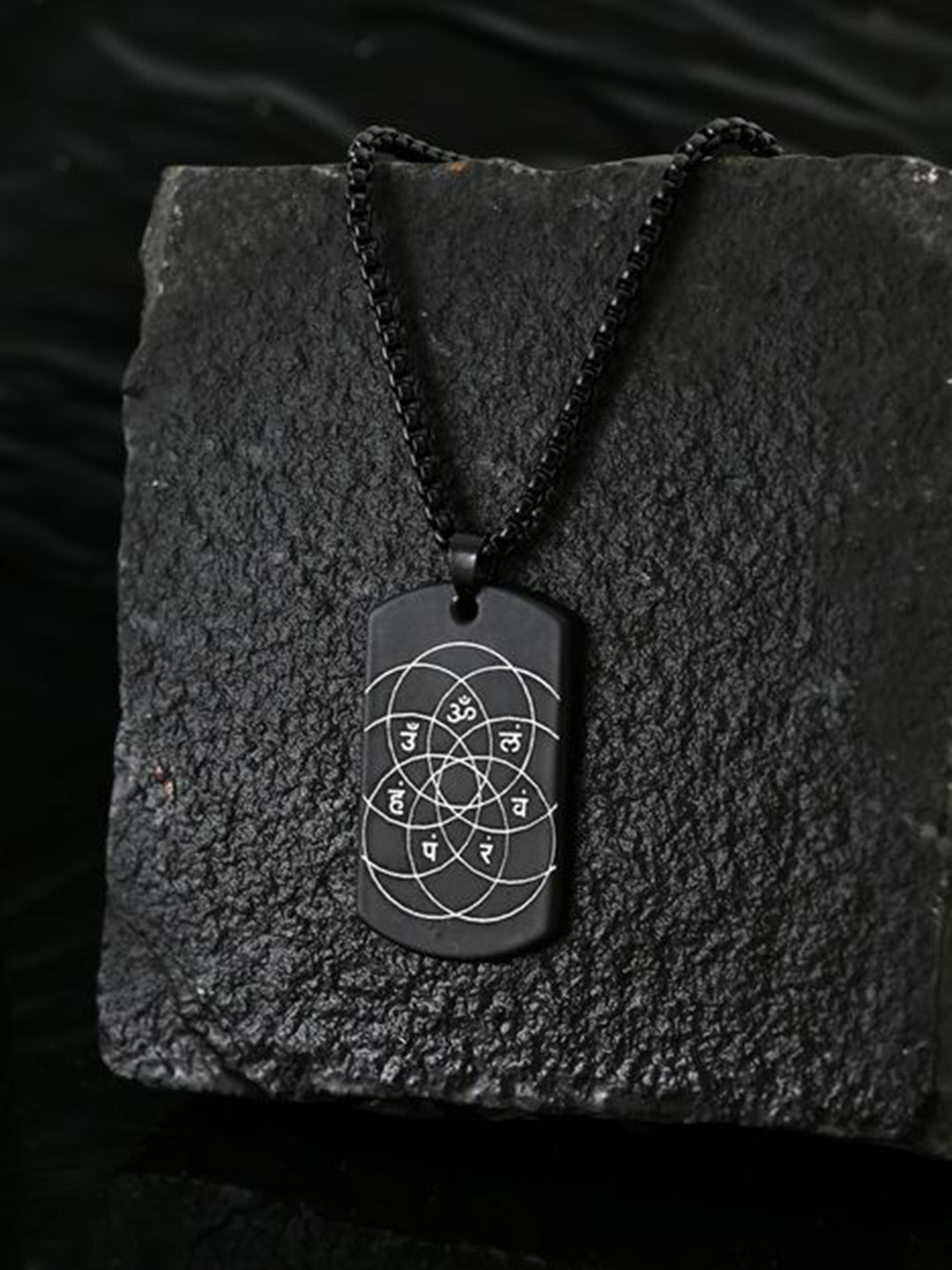 Ringzinnie Contemporary 7 Chakra Pendants With Chains
