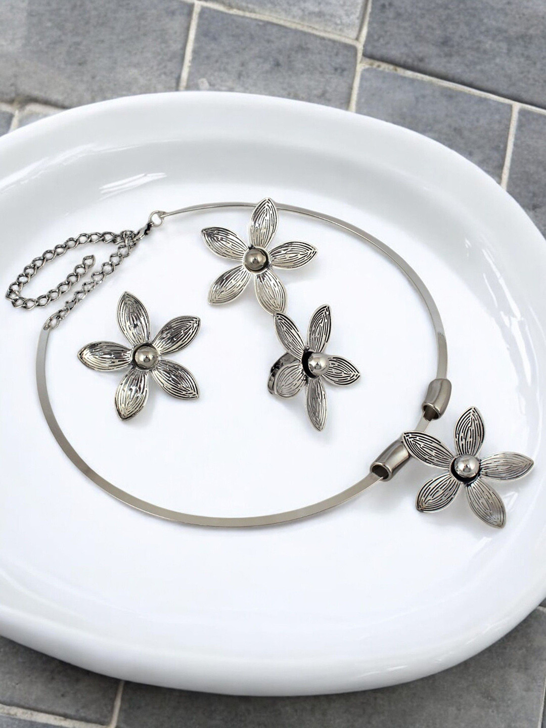 LUCKY JEWELLERY Silver-Plated Floral Oxidised Jewellery Set
