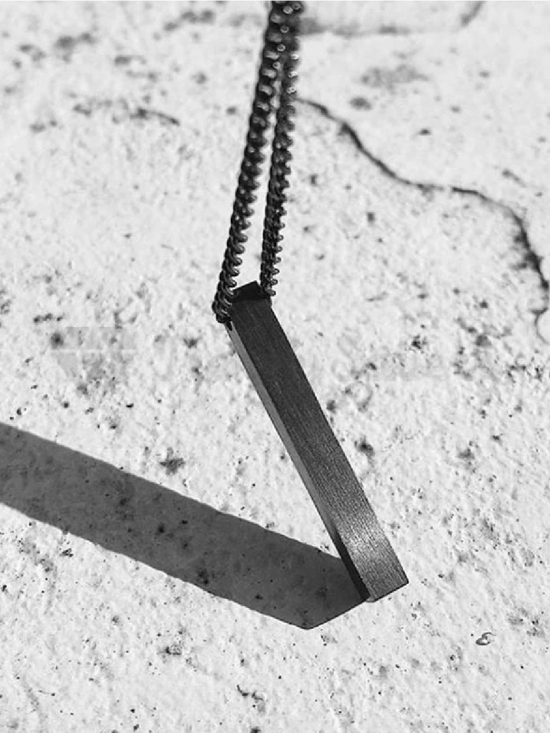 Crazy Fashion Stainless Steel Rhodium-Plated Bar Rectangle Shaped Pendants With Chains