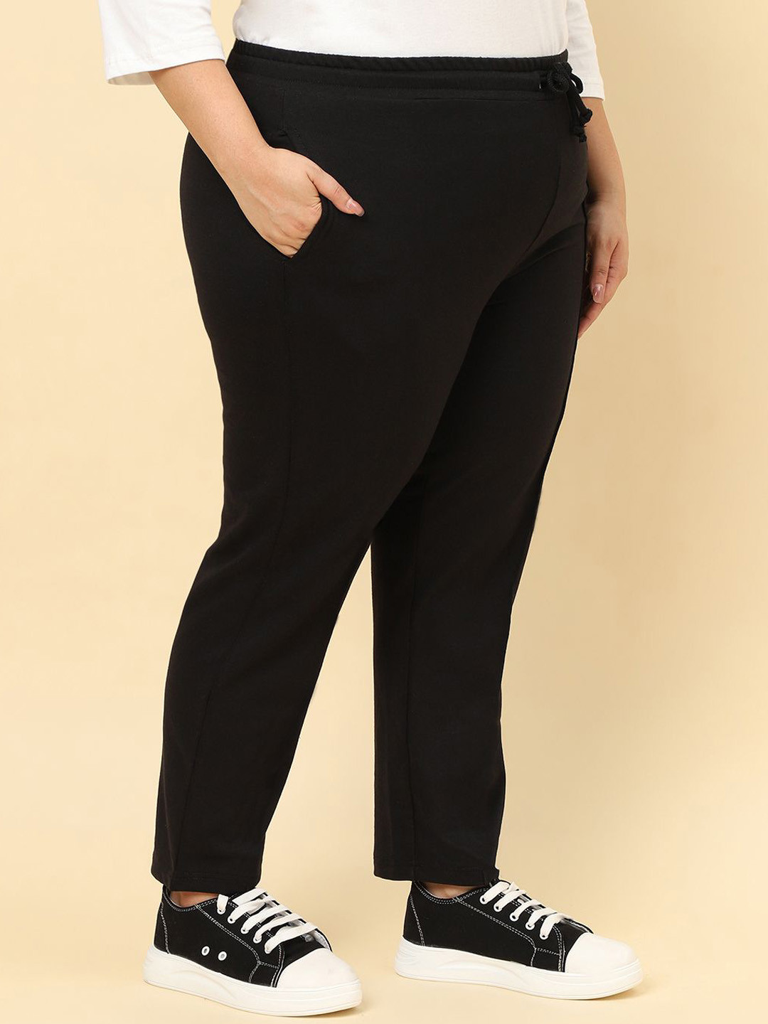 Unaone Women Cotton Mid-Rise Track Pants Plus Size