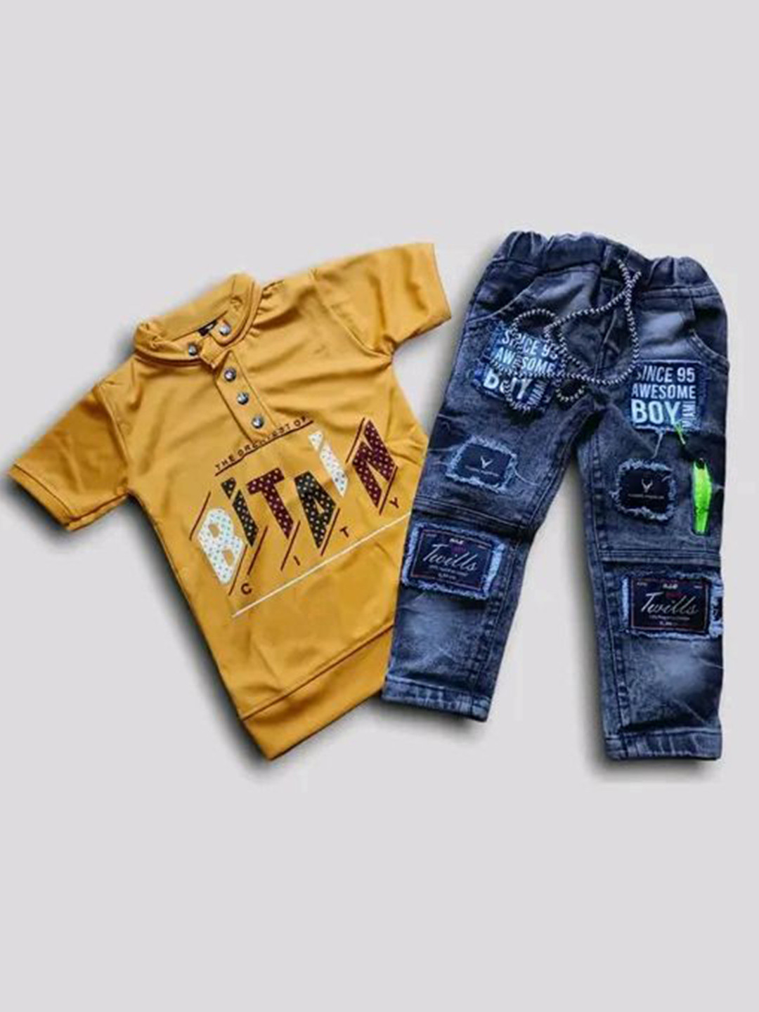 Gori Garmentss Boys Printed T-shirt with Trousers