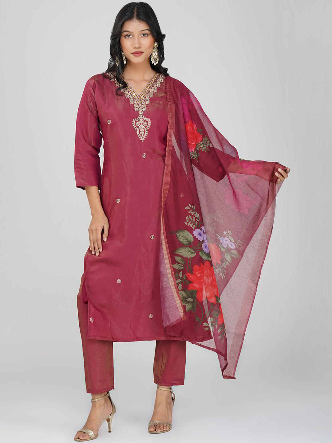 Charitra Women Floral Embroidered Regular Beads and Stones Kurti with Trousers & With Dupatta