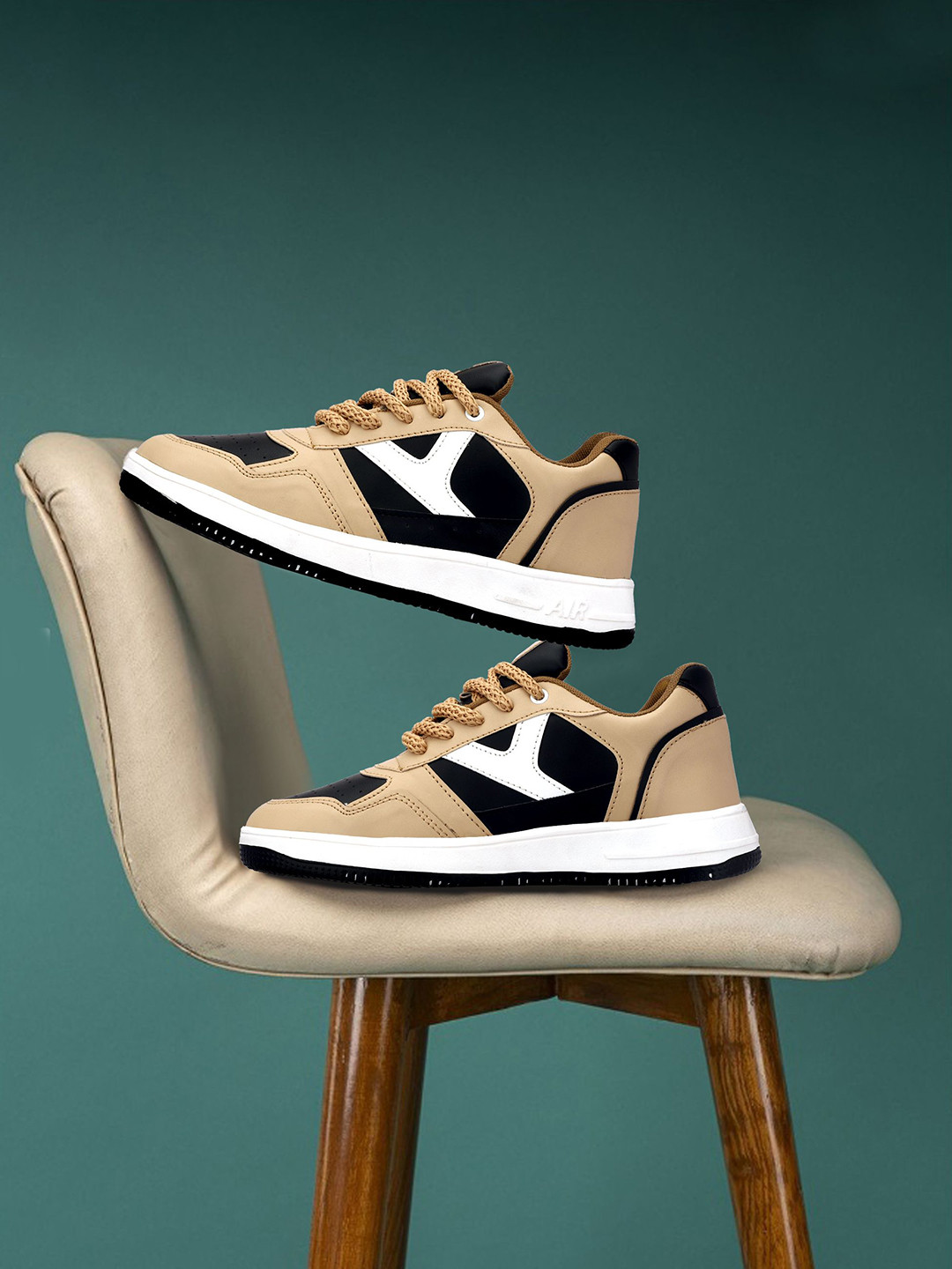 Wrizt Men Colourblocked Lace-Ups Round To Sneakers