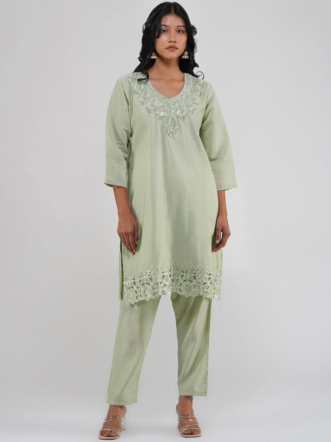 Charitra Women Printed Regular Kurta with Trousers
