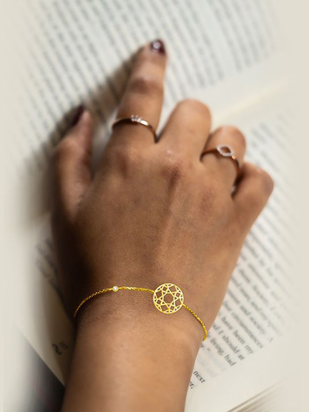 MIVRAA Women 9KT Yellow Gold Subtle Spark Diamond Bracelet