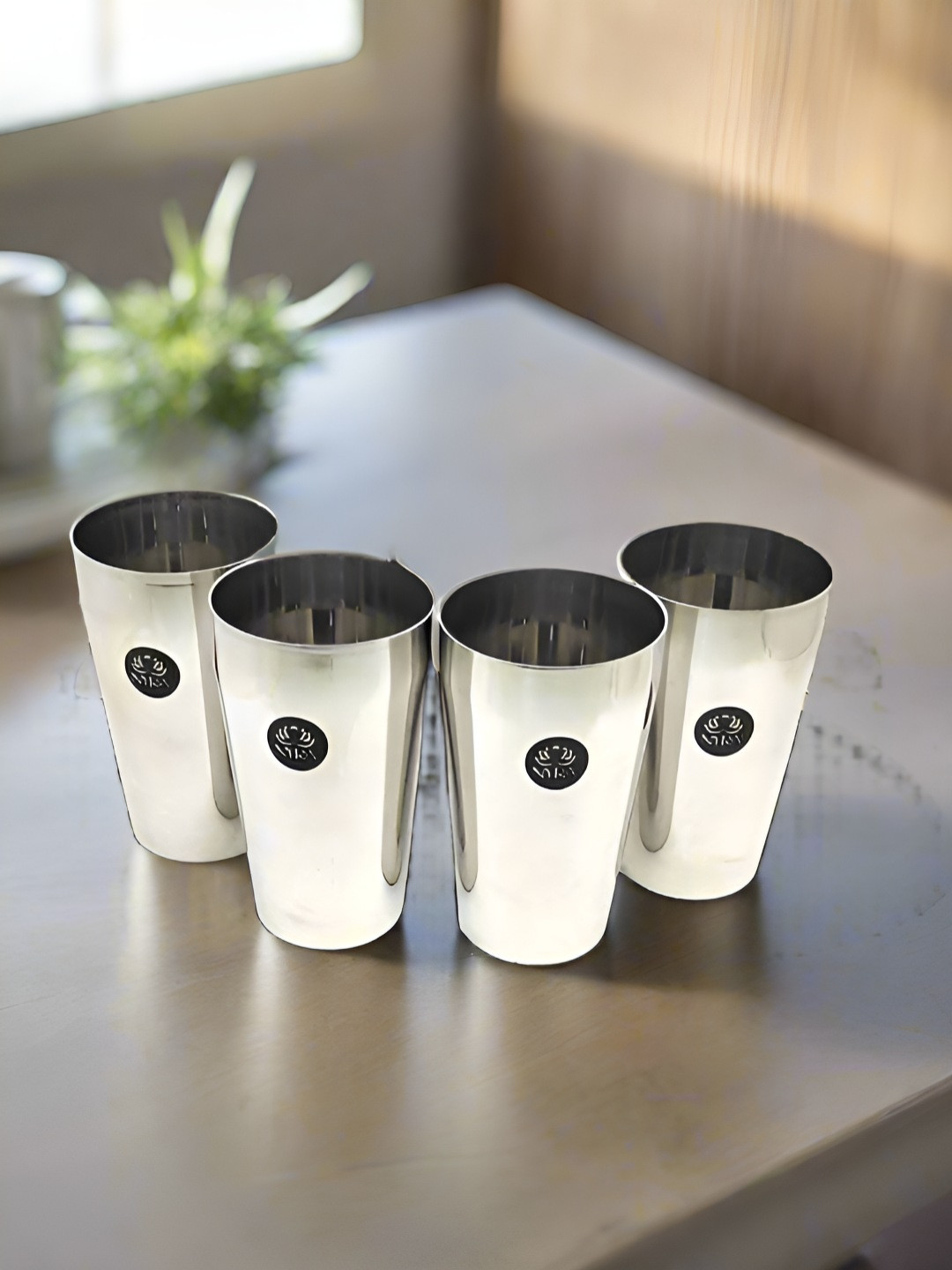 Nyra Kitchenware Silver-Toned 4 Pieces Floral Stainless Steel Water Glasses-650 ml Each