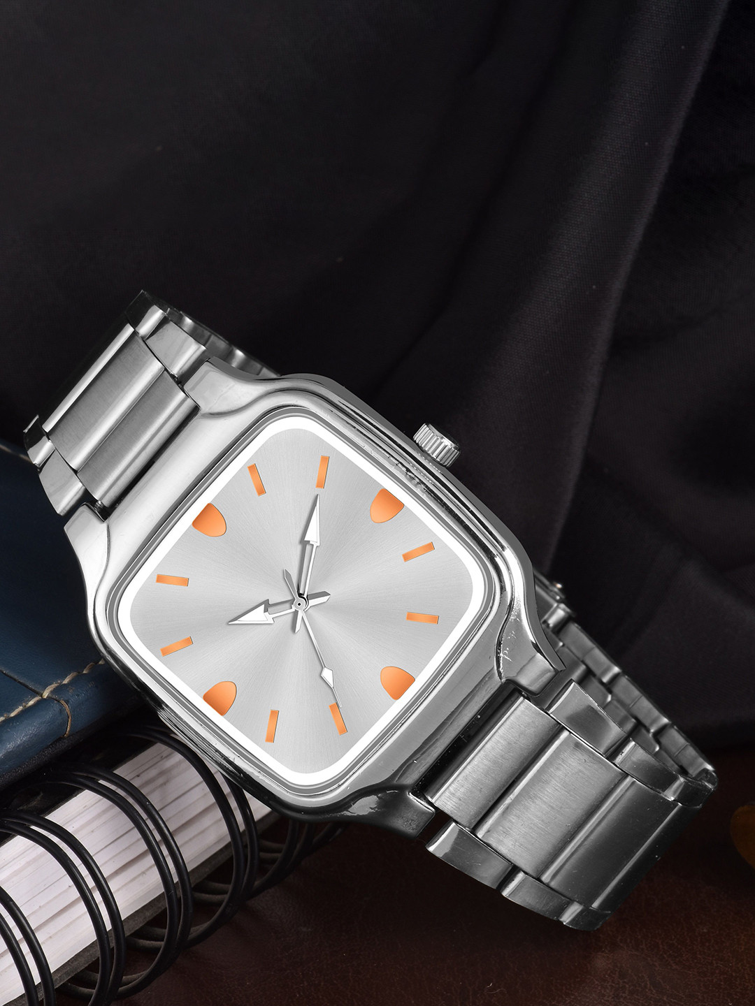 WATCHSTAR Men Patterned Dial & Stainless Steel Straps Analogue Watch Thar Silver