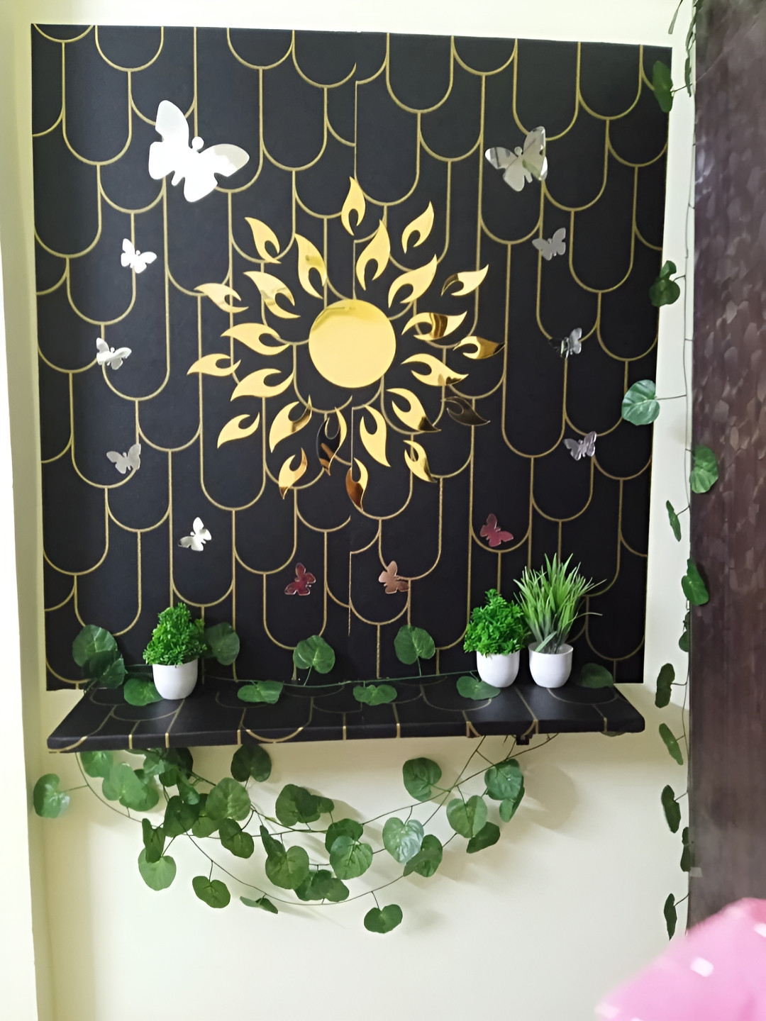 Aura Black & Yellow Abstract Printed Waterproof & Oil-Proof Self Adhesive Wallpaper