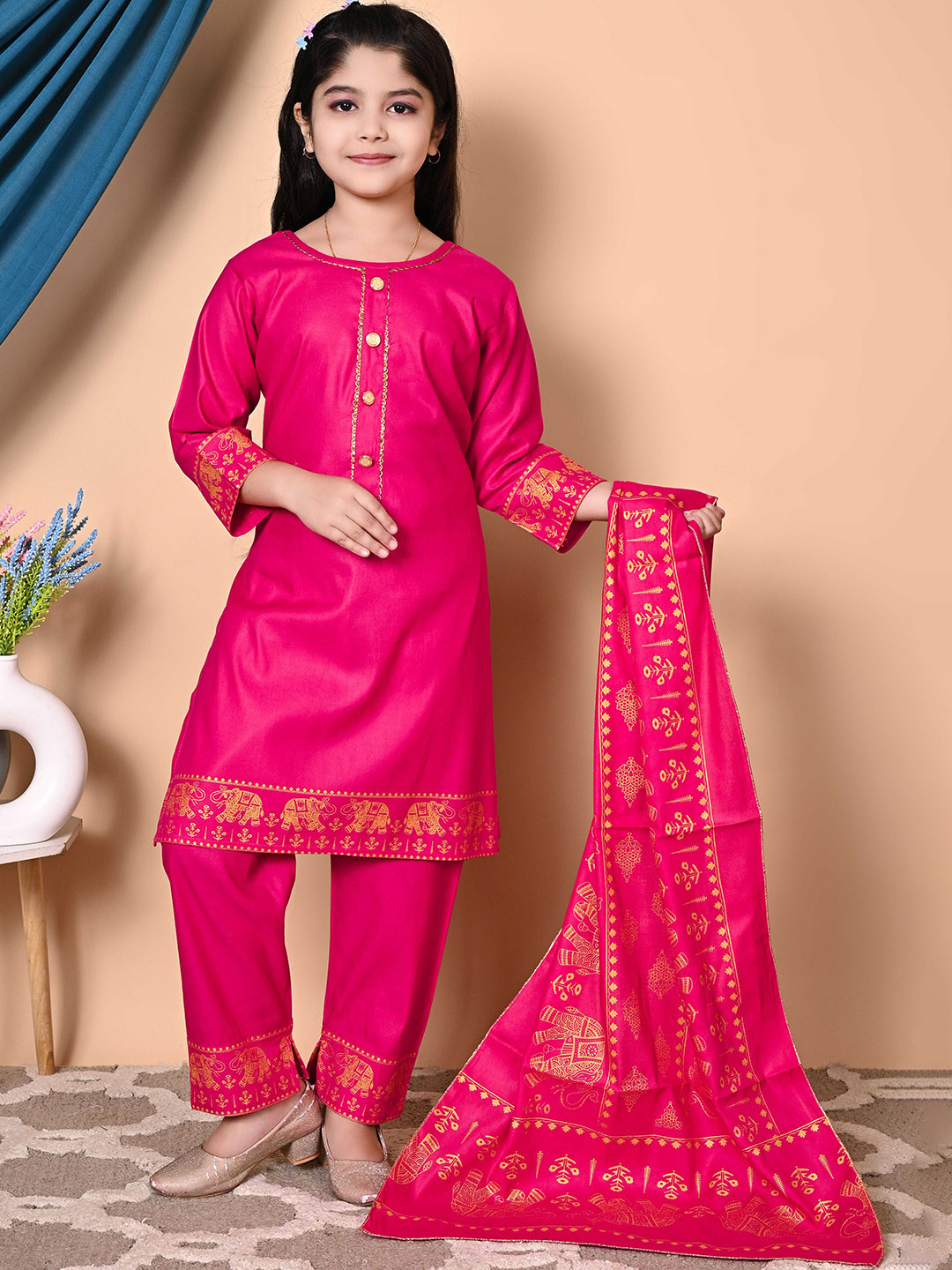 GLAMOUR WORLD GARMENTS Girls Printed Regular Kurta with Trousers & With Dupatta