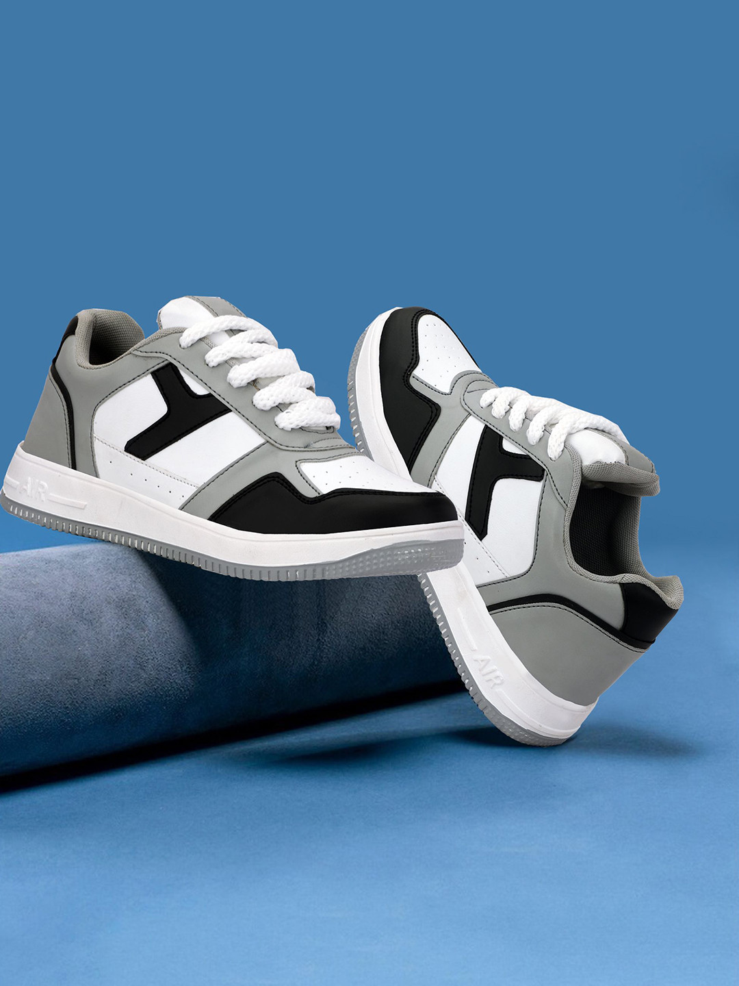 Wrizt Men Colourblocked Lace-Up Regular Sneakers