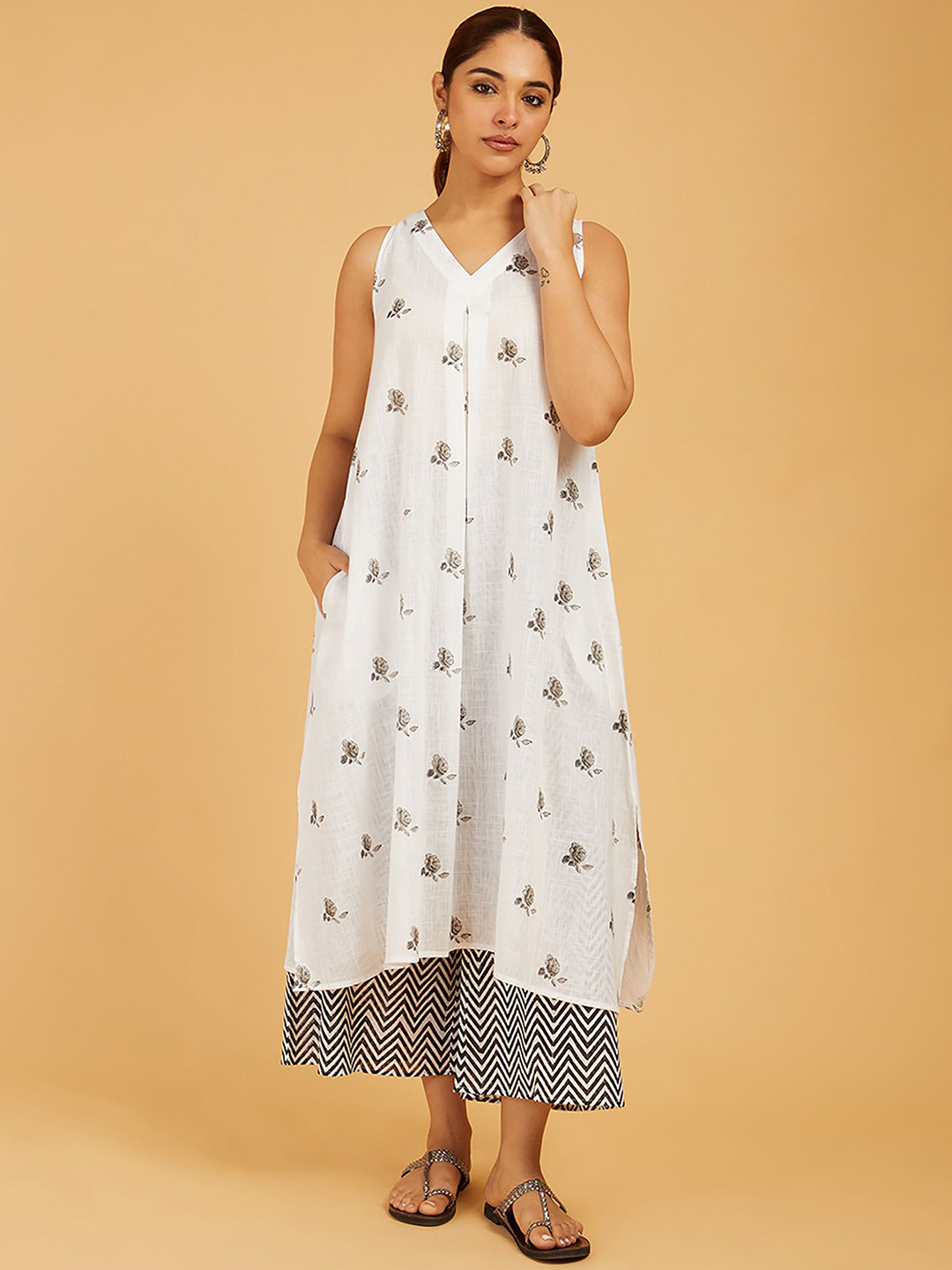 CYAN Women Floral Printed Regular Pure Cotton Kurta with Palazzos