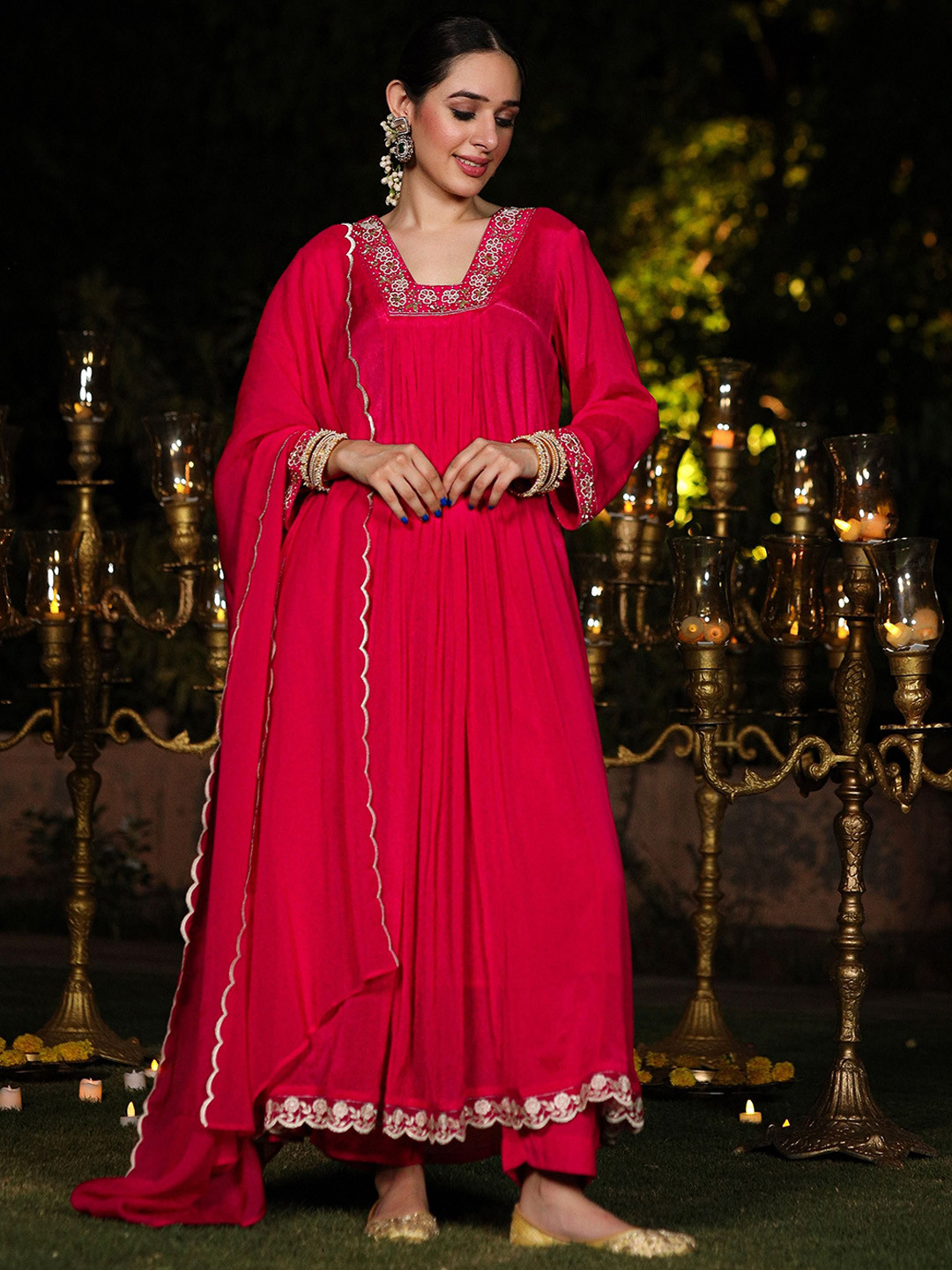 HOUSE OF MORA Women Floral Yoke Design Regular Kurta with Trousers & With Dupatta