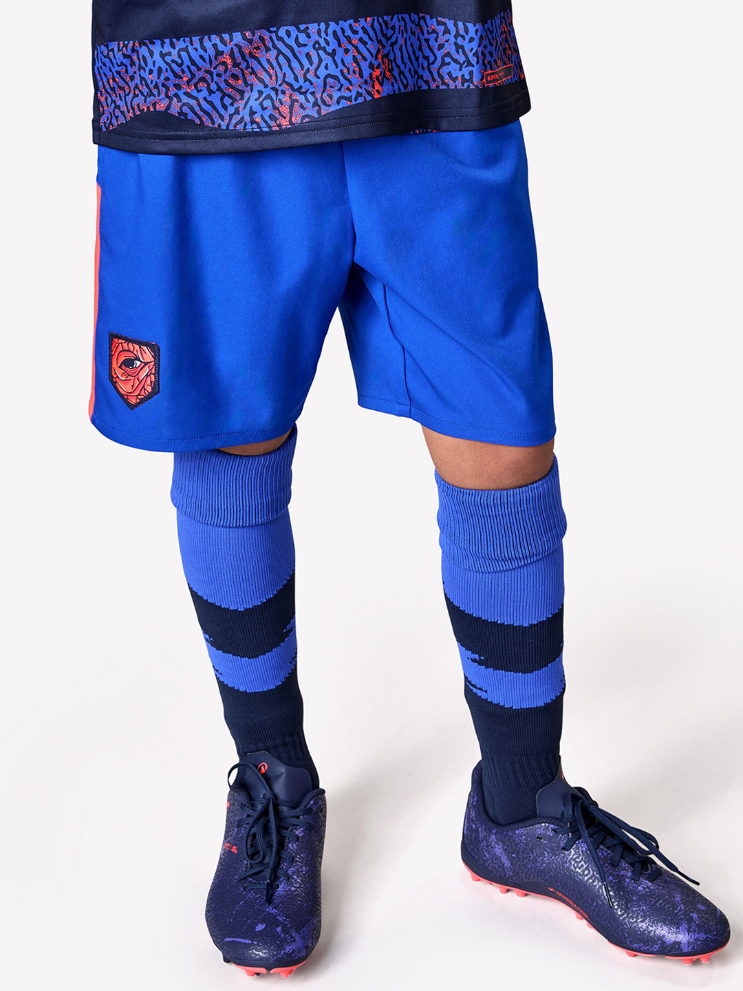 Decathlon Kids' Football Shorts Viralto - Blue with Red Strip